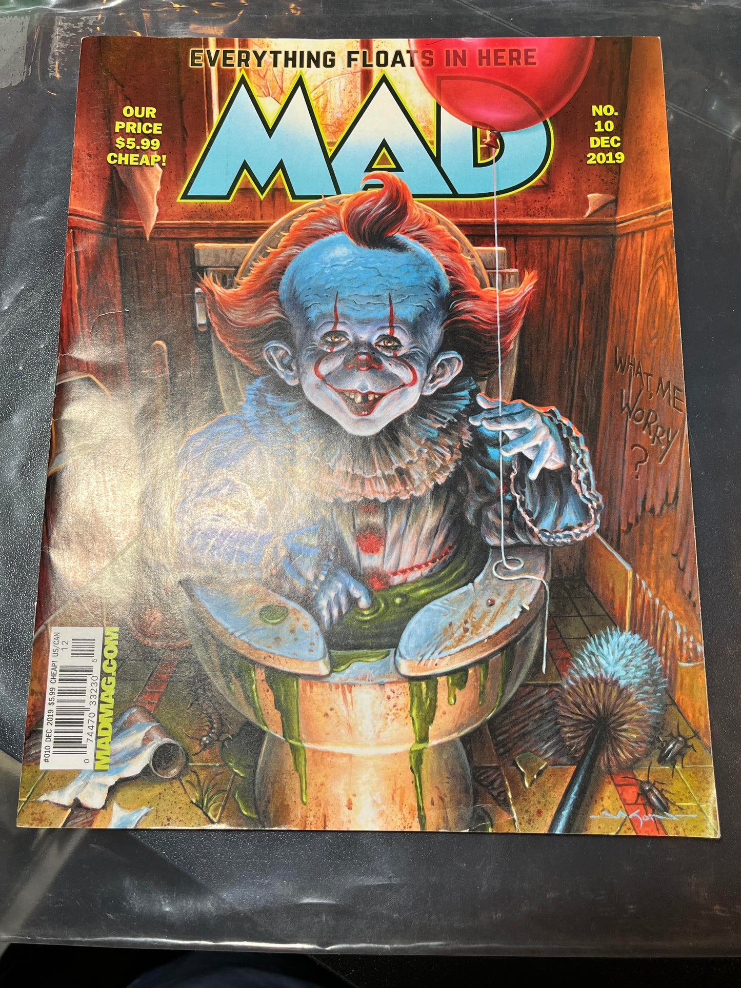 -. - MAD MAGAZINE #10 December 2019 Everything Floats In Here |