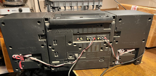 PANASONIC BOOM BOX CD PLAYER STEREO RX-DT680 *CASSETTES DON'T WORK* |