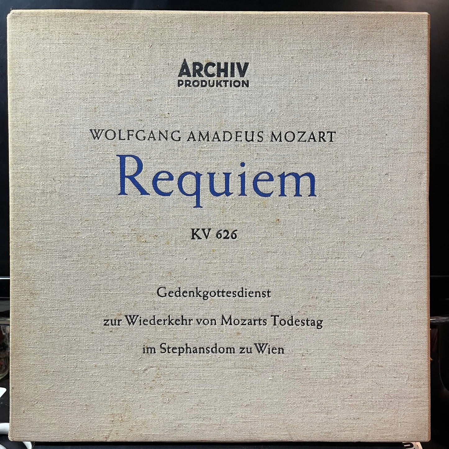 Wolfgang Amadeus Mozart - Requiem KV 626 (2 LP) *IMPORT BOX* | Near Mint (NM) Excellent (EX)
