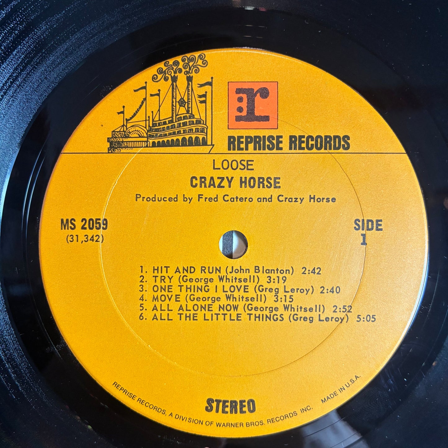 Crazy Horse - Loose (VINYL) | Very Good Plus (VG+) Very Good Plus (VG+)