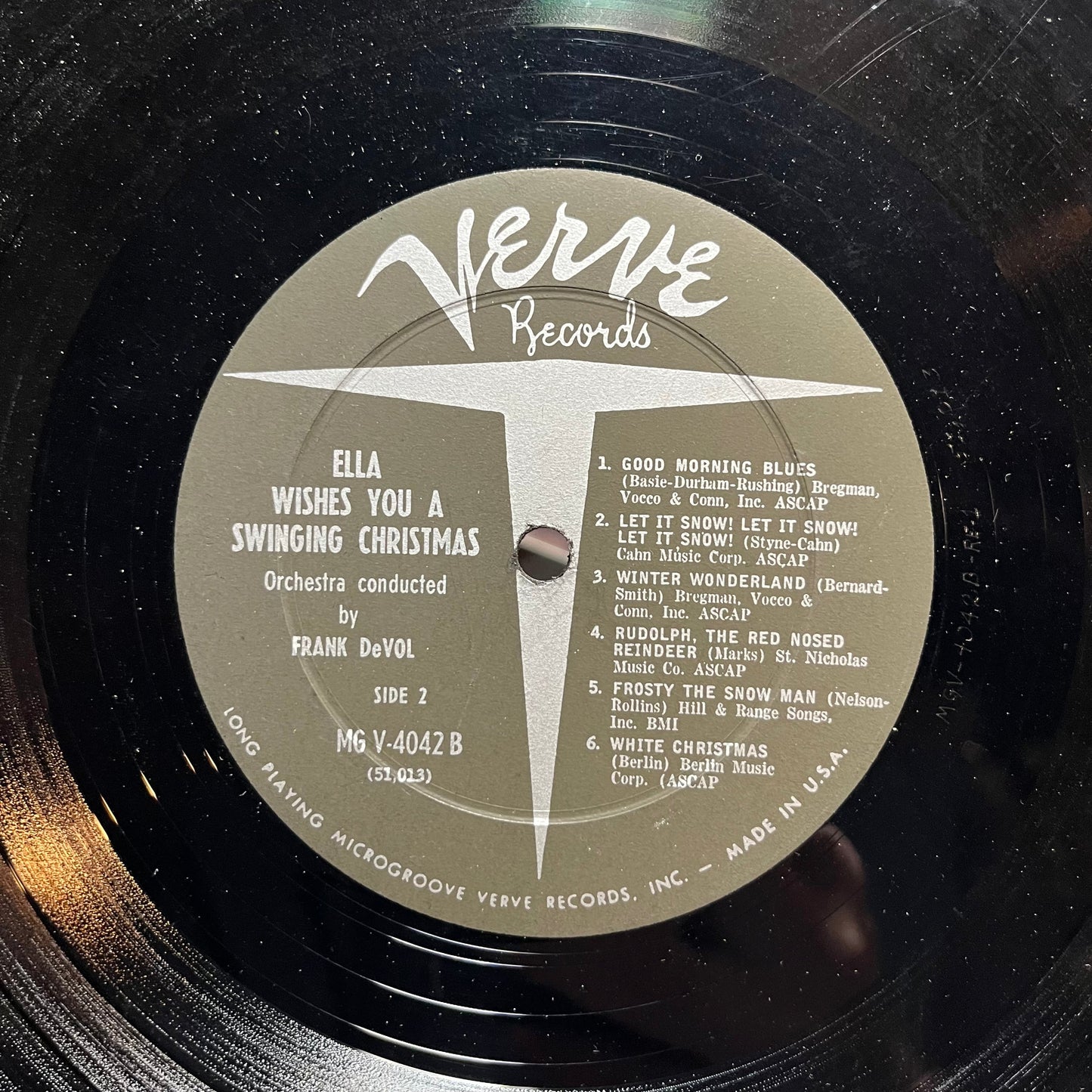 Ella Fitzgerald - Ella Wishes You A Swinging Christmas (VINYL) | Very Good (VG) Very Good (VG)