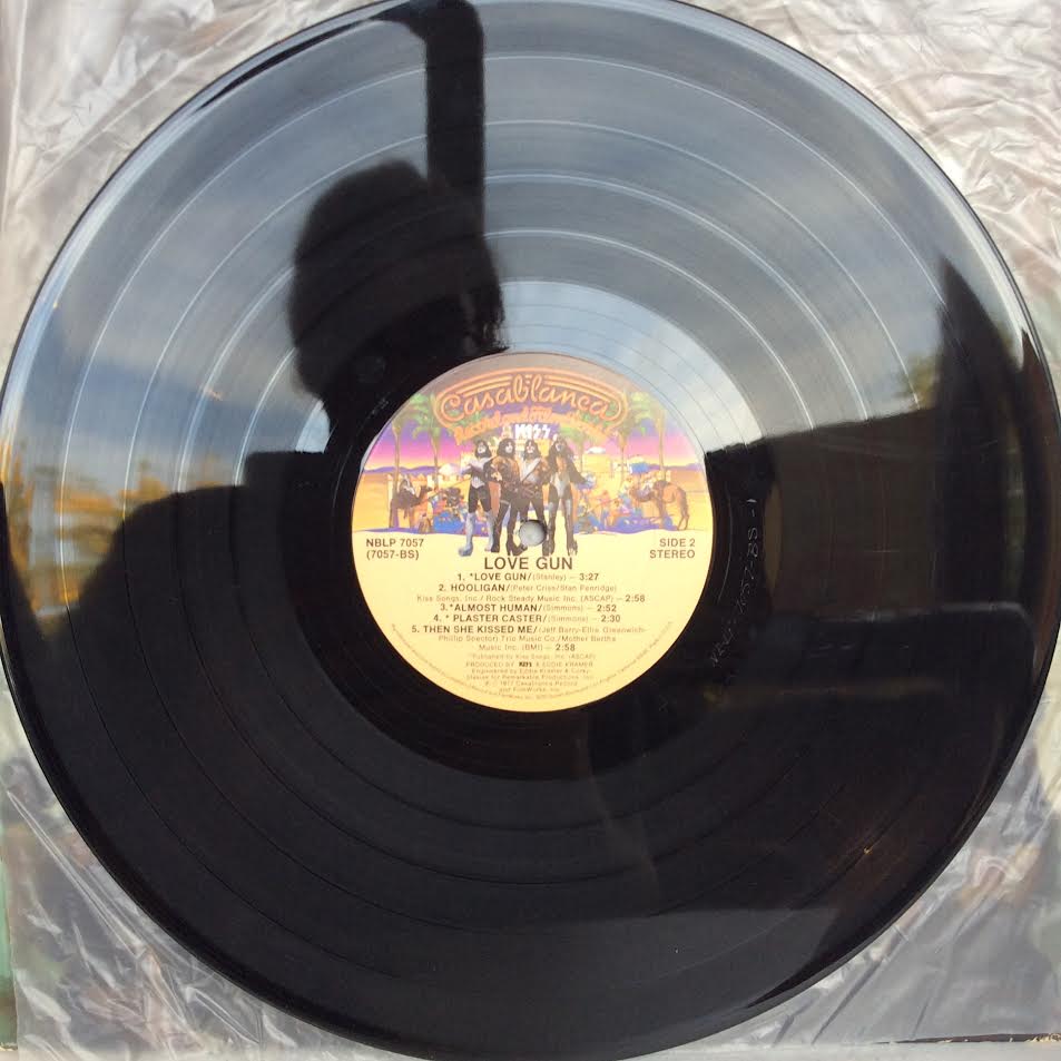 Kiss - Love Gun (VINYL) | Very Good Plus (VG+) Very Good Plus Plus (VG++)