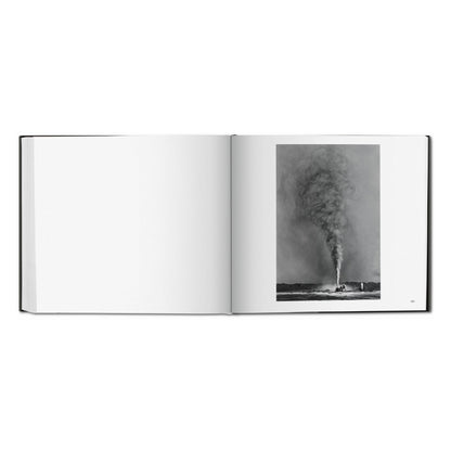 Sebastião Salgado. Kuwait. A Desert on Fire (German, French, English)