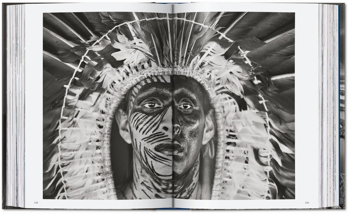 Sebastião Salgado. Amazônia. 45th Ed. (English)