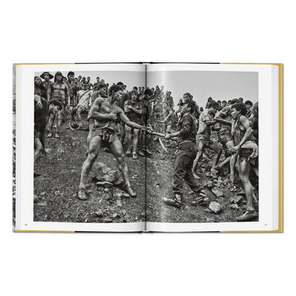 Sebastião Salgado. Gold (German, French, English)