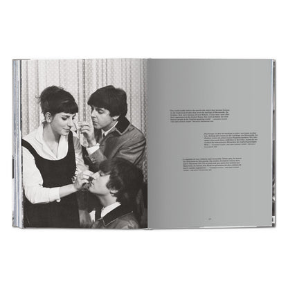 Harry Benson. The Beatles (German, French, English)