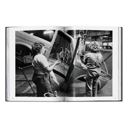 Sebastião Salgado. Workers. An Archaeology of the Industrial Age (English)