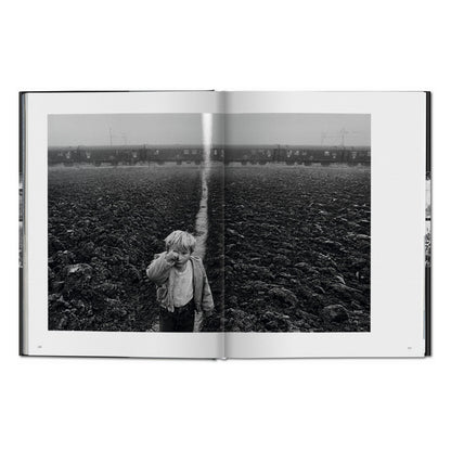Sebastião Salgado. Exodus (English)