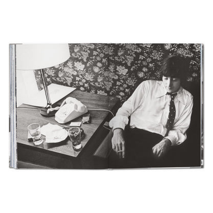 Harry Benson. The Beatles (German, French, English)