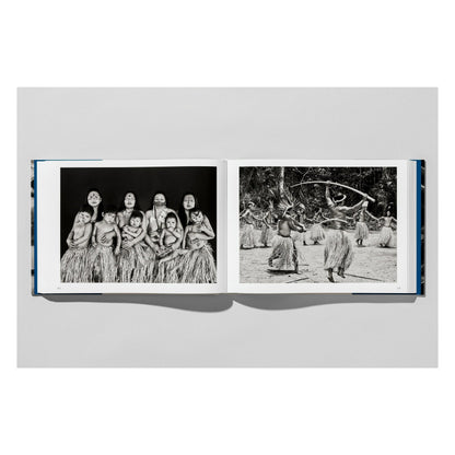 Sebastião Salgado. Amazônia (English)