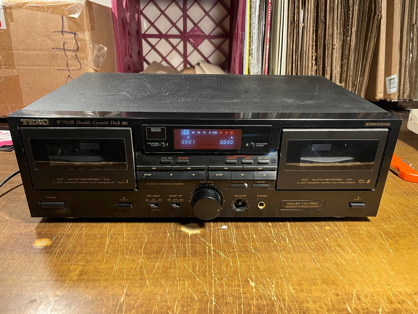 TEAC W-700R DUAL CASSETTE DECK - NEEDS REPAIR *POWERS UP* |