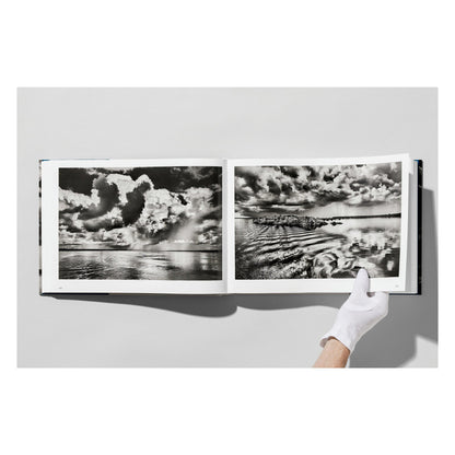 Sebastião Salgado. Amazônia (English)