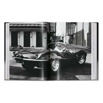 Sports Cars. 45th Ed. (English)