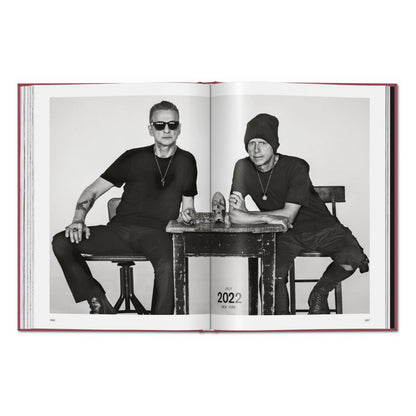 Depeche Mode by Anton Corbijn (English)