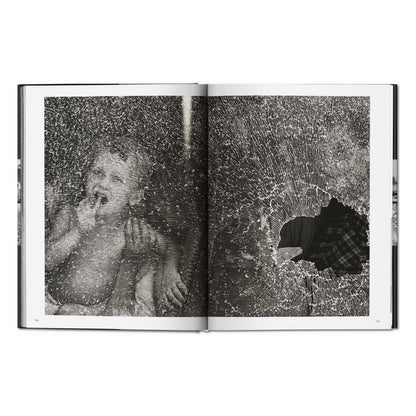 Sebastião Salgado. Exodus (English)