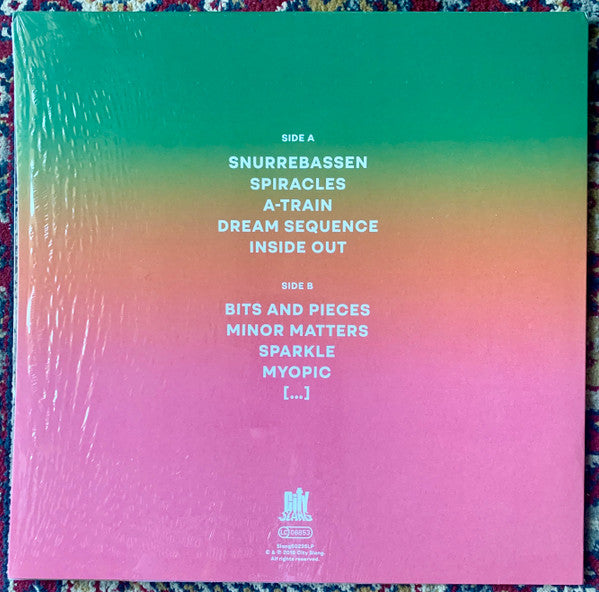 Voyage Voyage | Mint (M) Mint (M)