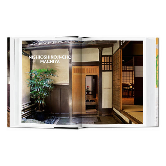 Living in Japan. 45th Ed. (German, French, English)