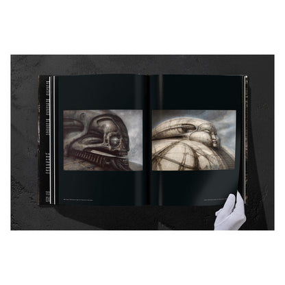 HR Giger (German, French, English)
