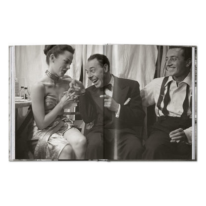 Stanley Kubrick Photographs. Through a Different Lens (German, French, English)