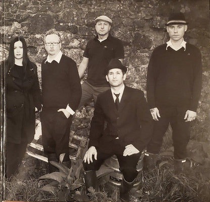 Float | Mint (M) Mint (M)