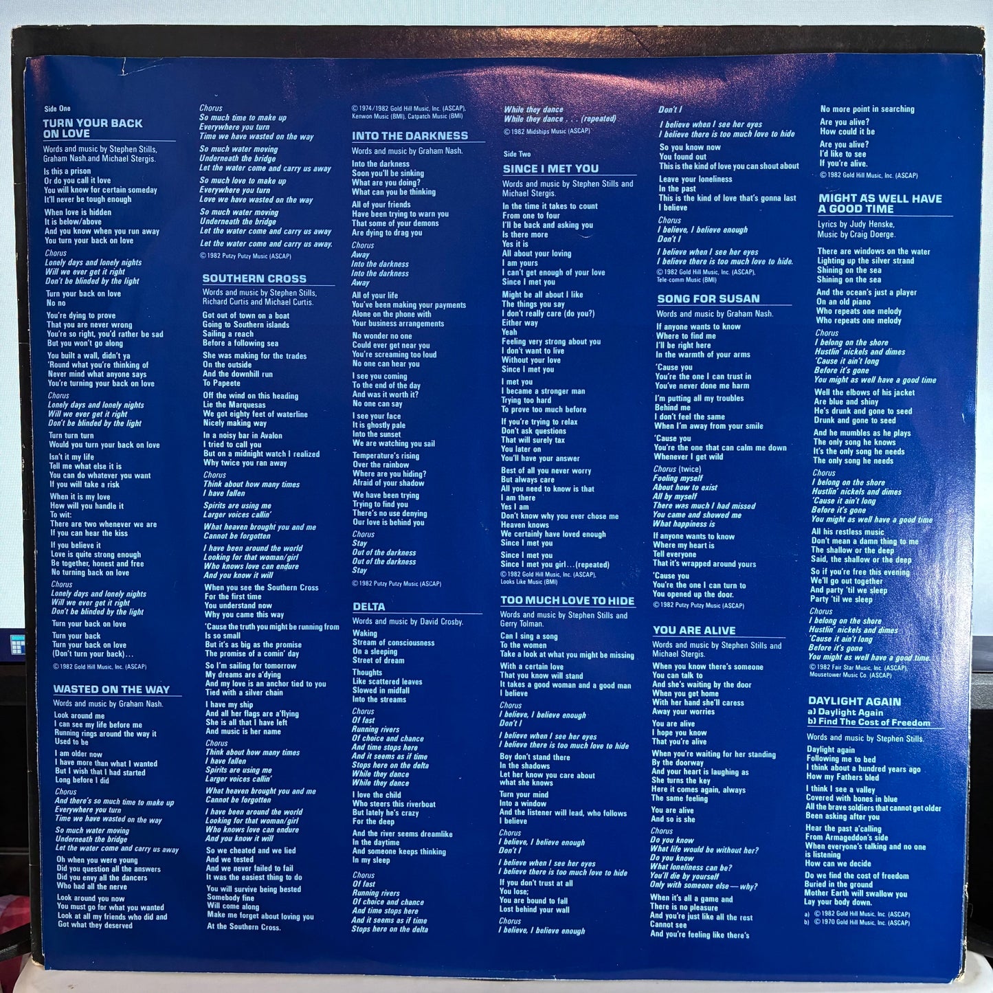 Crosby, Stills & Nash - Daylight Again (VINYL) | Very Good Plus (VG+)