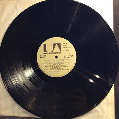 Shirley Bassey - Live At Carnegie Hall (2xVINYL) | Near Mint (NM or M-) Very Good Plus (VG+)