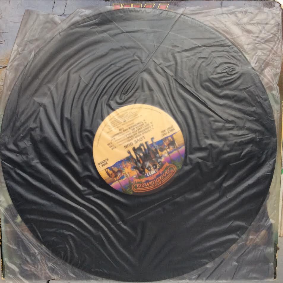 Kiss - Love Gun (VINYL) | Very Good Plus (VG+) Very Good Plus Plus (VG++)