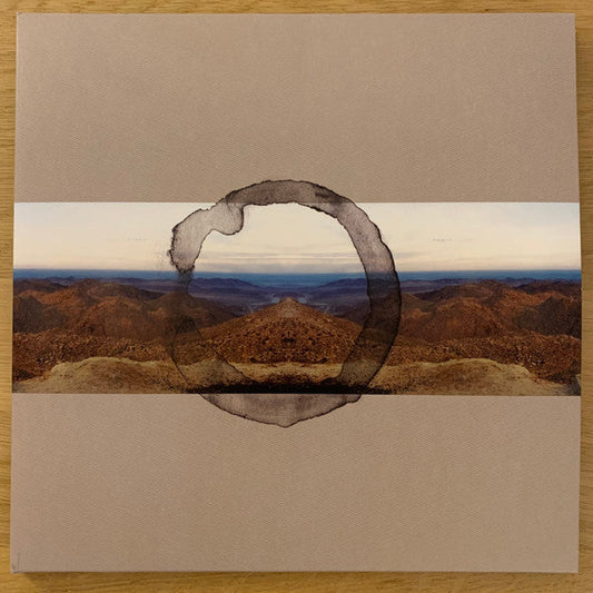 Martes + Utopía | Mint (M) Mint (M)