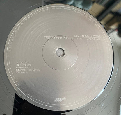 Quasar | Mint (M) Mint (M)