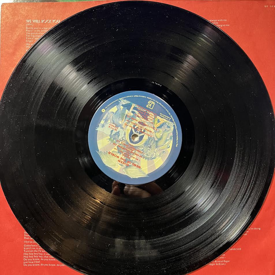 Queen - News Of The World (VINYL) | Excellent+ (EX+)