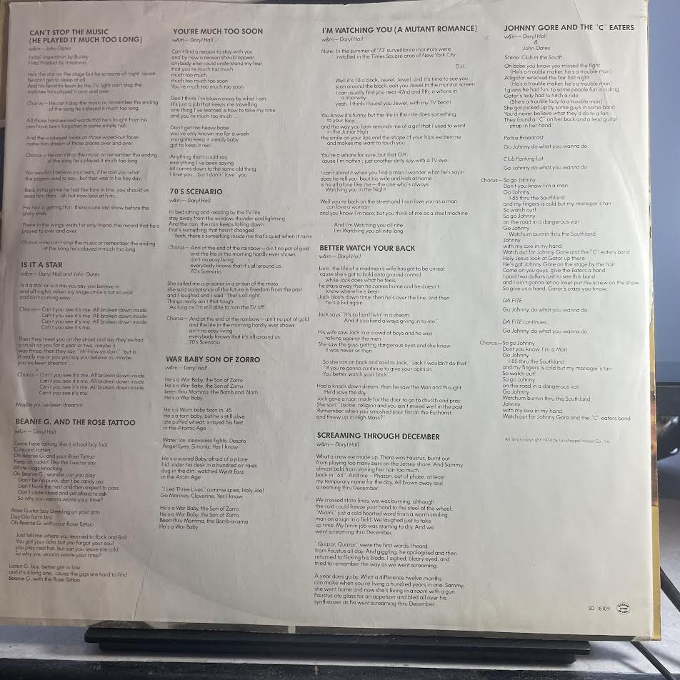 Daryl Hall & John Oates - War Babies (VINYL) | Excellent (EX) Excellent (EX)