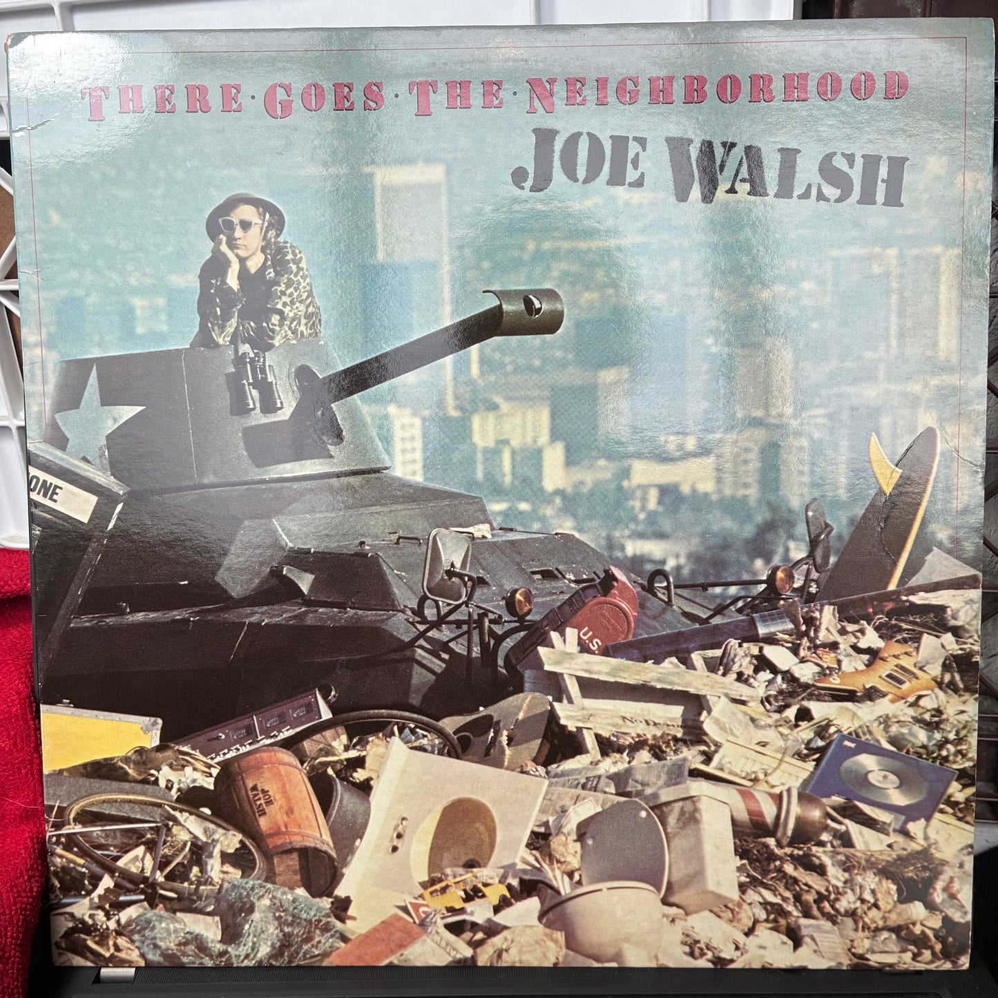 Joe Walsh - There Goes The Neighborhood (VINYL) | Excellent (EX) Excellent (EX)