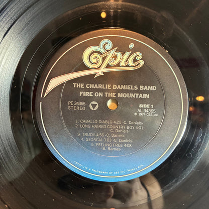 The Charlie Daniels Band - Fire On The Mountain (VINYL) | Excellent (EX) Very Good Plus Plus (VG++)