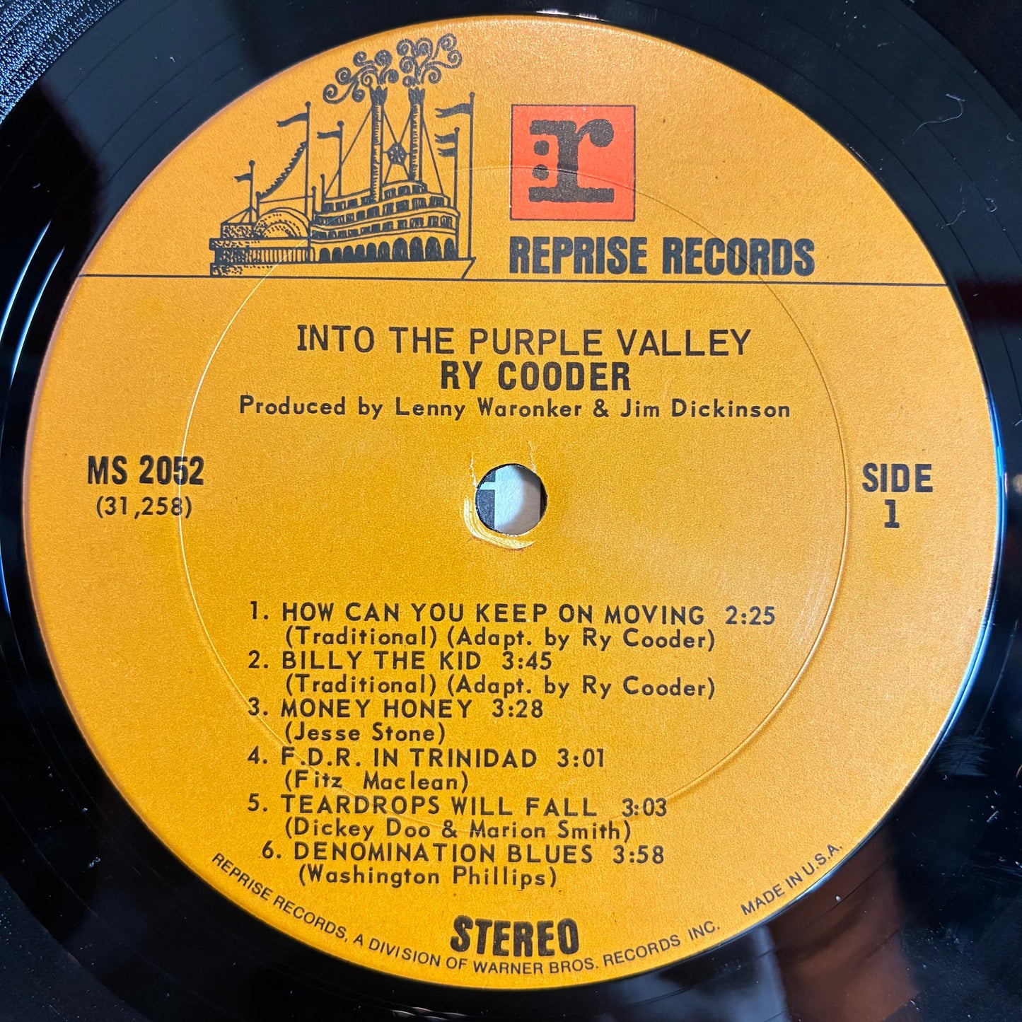 Ry Cooder - Into The Purple Valley (VINYL) | Very Good Plus (VG+) Excellent (EX)