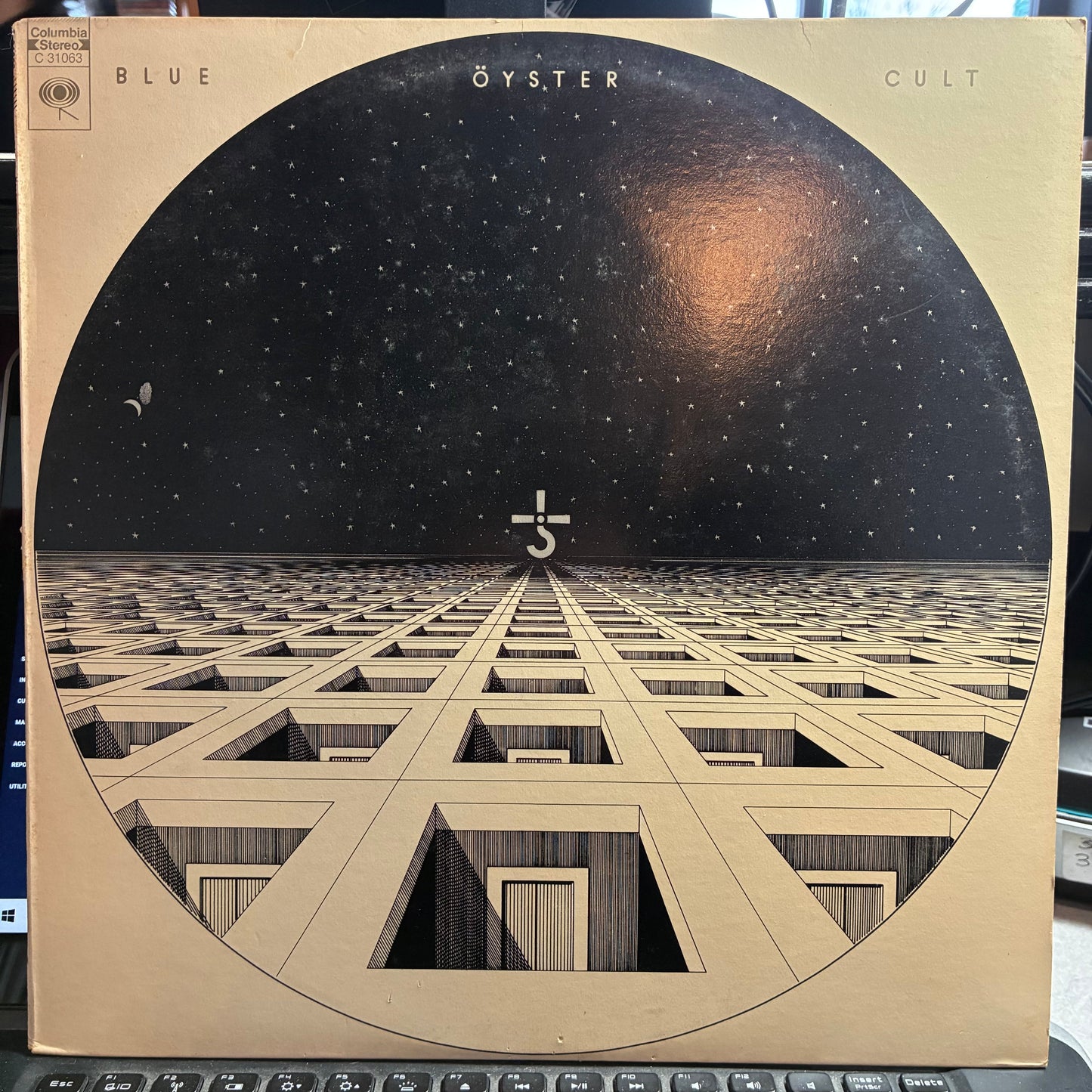 Blue Öyster Cult - Blue Öyster Cult (VINYL) | Very Good Plus (VG+) Excellent (EX)