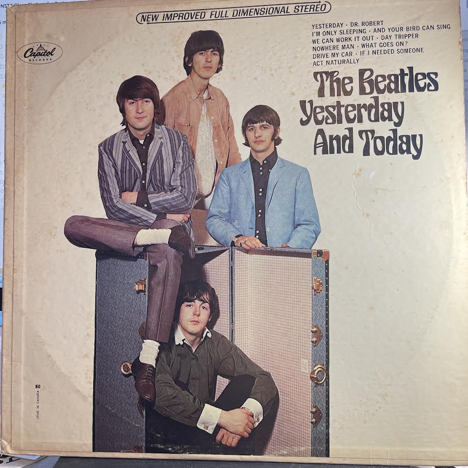 The Beatles - Yesterday And Today (VINYL) | Very Good Plus (VG+) Very Good Plus (VG+)