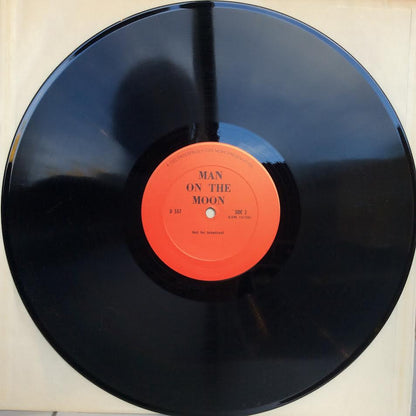 Walter Cronkite - Man On The Moon (VINYL) | Near Mint (NM) Near Mint (NM)