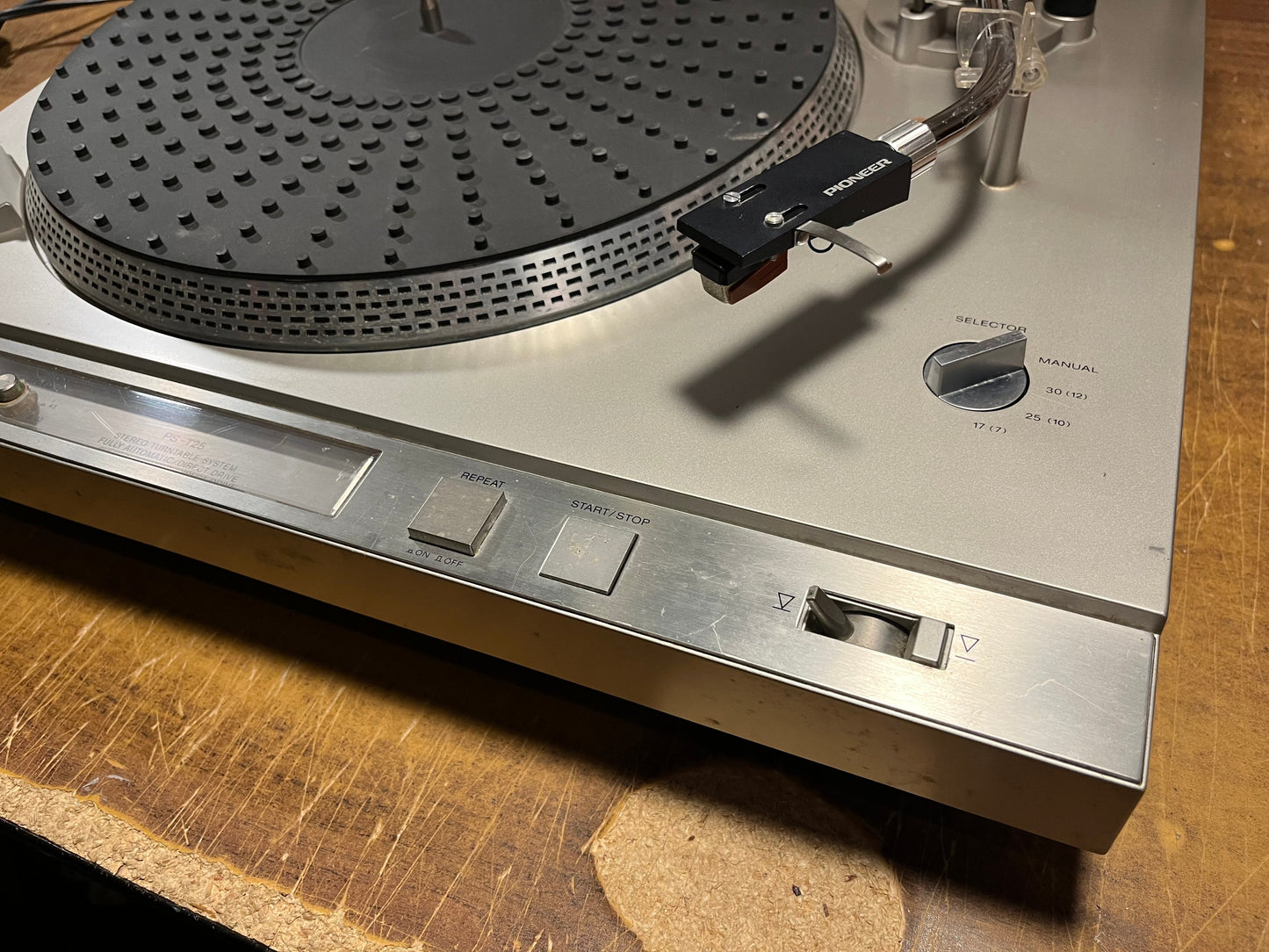 SONY (R) - STEREO TURNTABLE SYSTEM PS-T25 W/MANUAL |