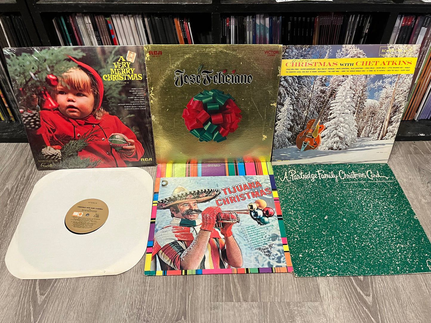6 HOLIDAY/CHRISTMAS VINYL ALBUMS/LOT/COLLECTION | Very Good Plus (VG+) Very Good Plus (VG+)
